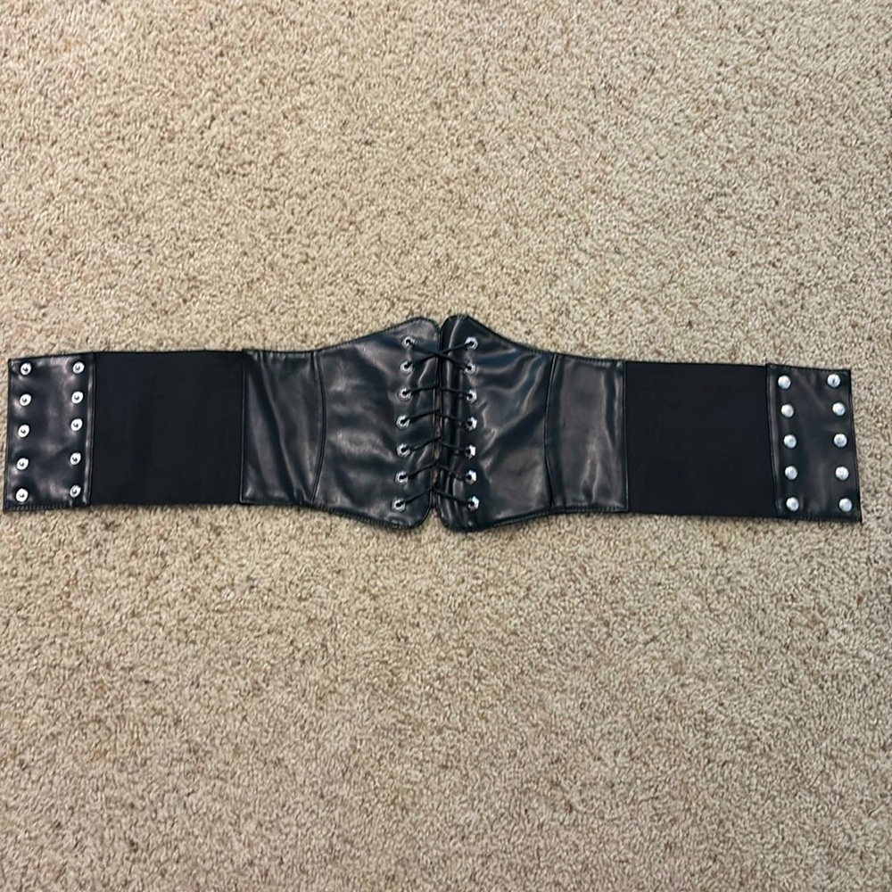 Corset Belt from Spirit Halloween, Size Small